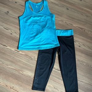 2-piece Disney workout outfit M/L leggings and tank top